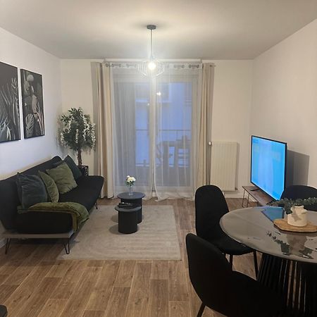 Апартаменты Cosy House A 6 Min Du Rer A Et Psa Карьер-Су-Пуаси Экстерьер фото