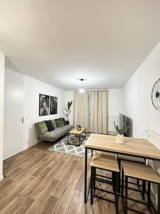 Апартаменты Cosy House A 6 Min Du Rer A Et Psa Карьер-Су-Пуаси Экстерьер фото