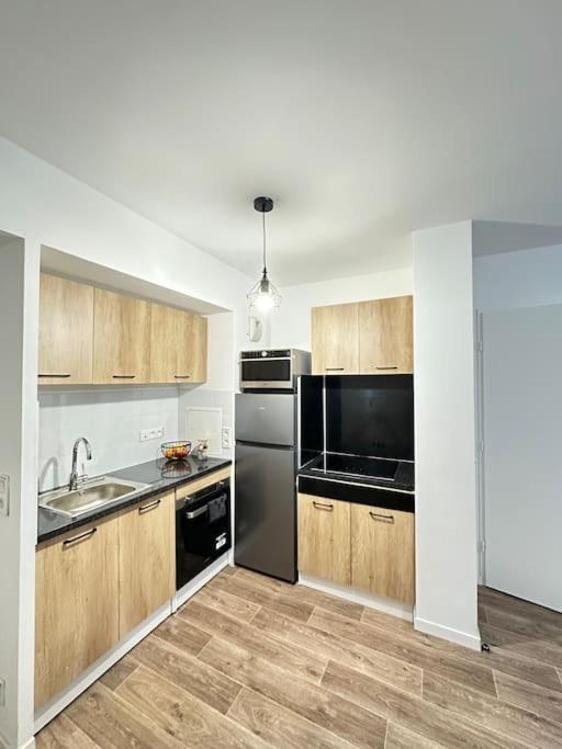 Апартаменты Cosy House A 6 Min Du Rer A Et Psa Карьер-Су-Пуаси Экстерьер фото