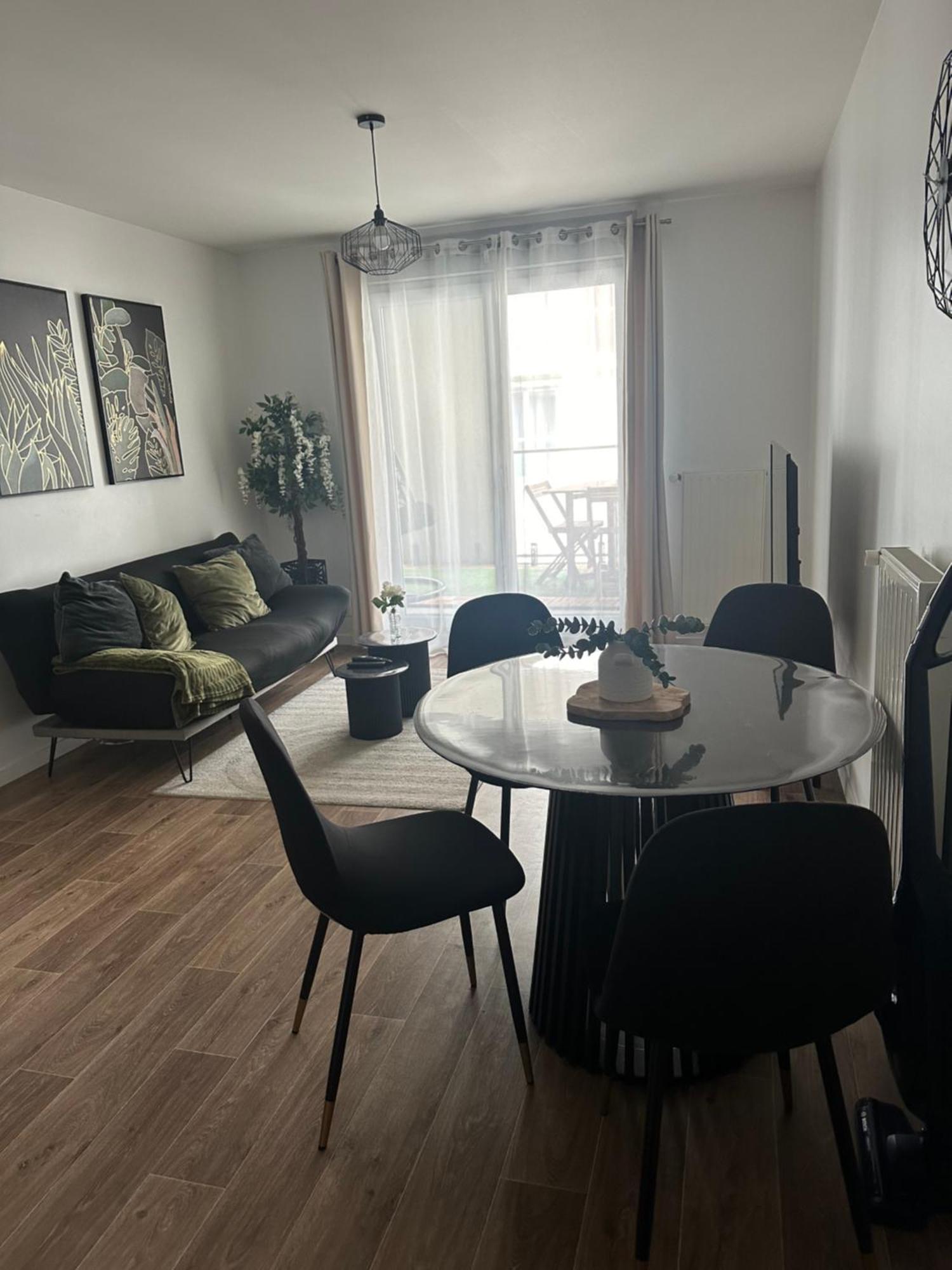 Апартаменты Cosy House A 6 Min Du Rer A Et Psa Карьер-Су-Пуаси Экстерьер фото