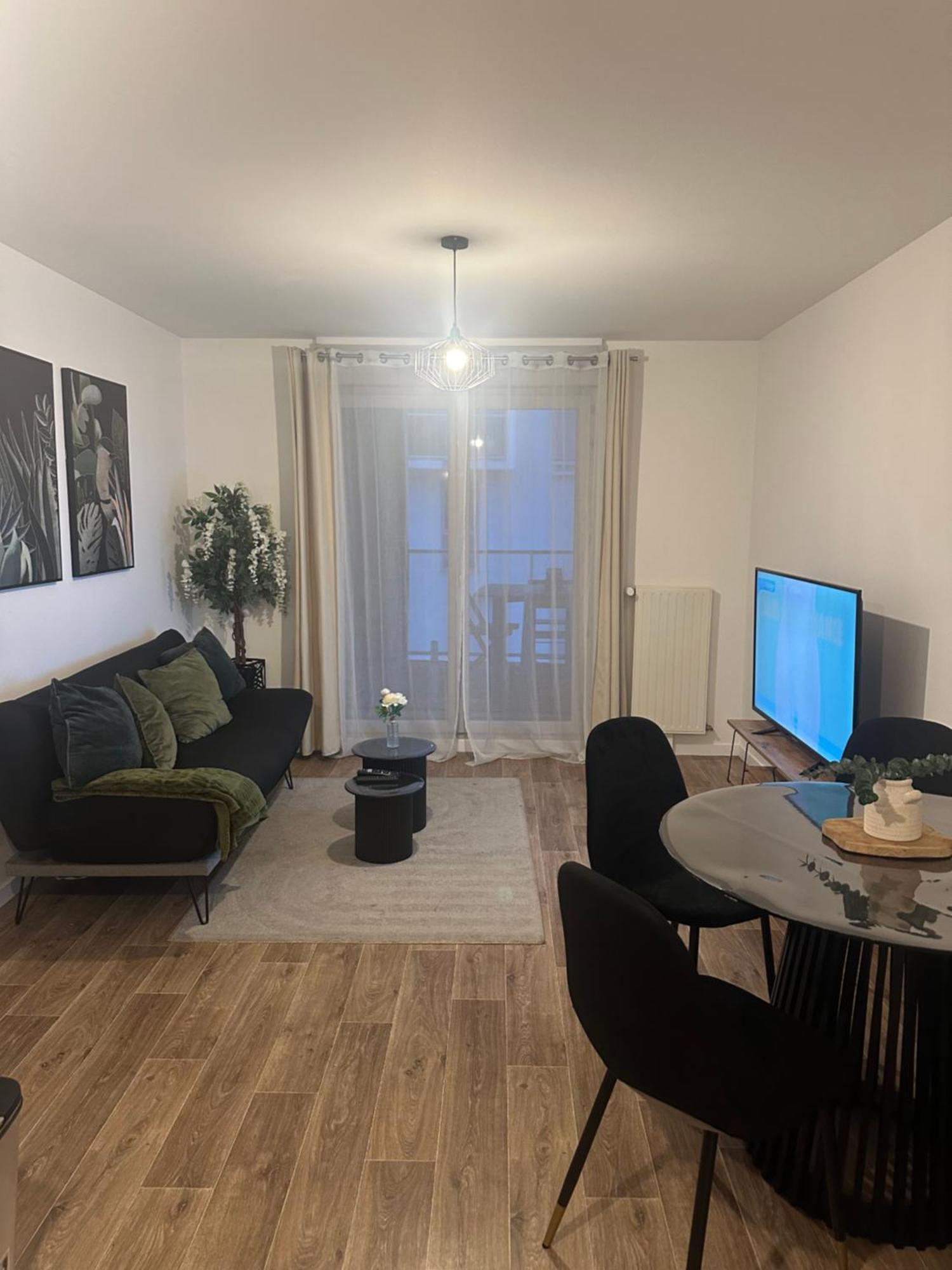 Апартаменты Cosy House A 6 Min Du Rer A Et Psa Карьер-Су-Пуаси Экстерьер фото